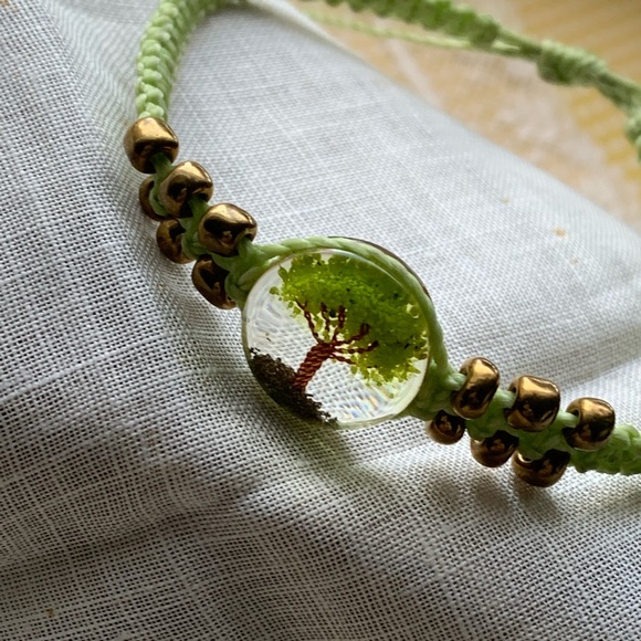 Tree of Life Light Peridot Green Corded Adjustable Bracelet Woman’s Jewelry - Picture 4 of 6